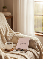 Diario de Gratitud en rincón de lectura